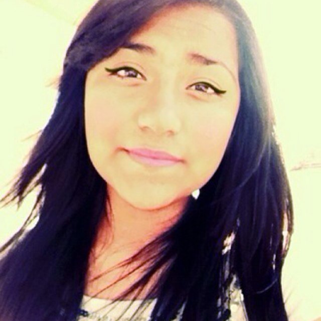 Me encanta hacer amigos:),conocer gente y asi y amo a Gerardo ortiz❤❤ me hice una blusa de el con eso les digo todo♥