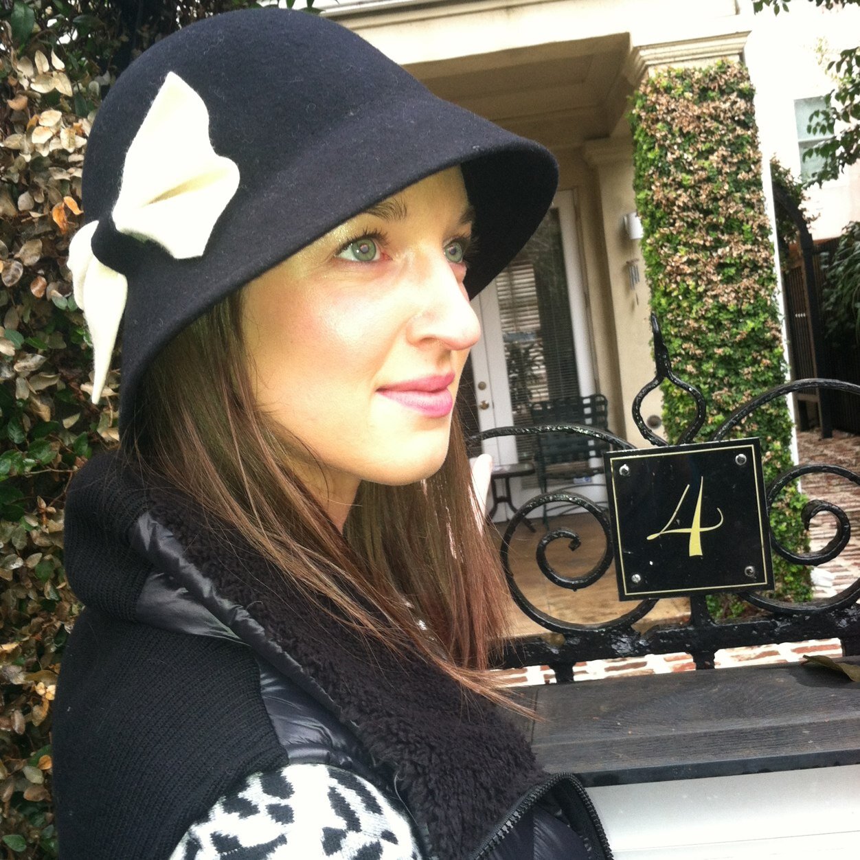 brunetteonbroad's profile picture. 