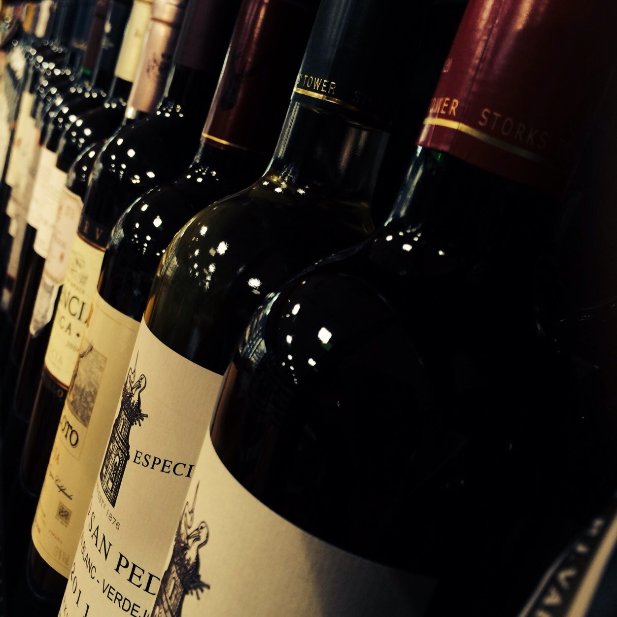 rintakeiteasy14's profile picture. 神奈川県茅ヶ崎市の酒屋です。世界のお酒を数多く取り扱っています。特にワインは1,500種類以上取り揃えています。月に1度のワインの試飲会（有料）も行っています。
