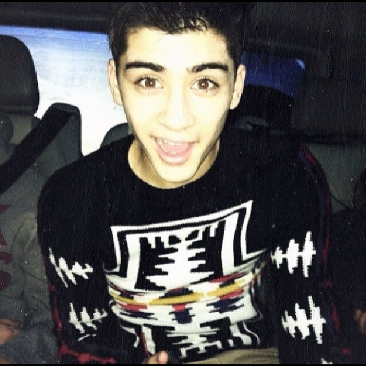 free follow from @malikschuckles