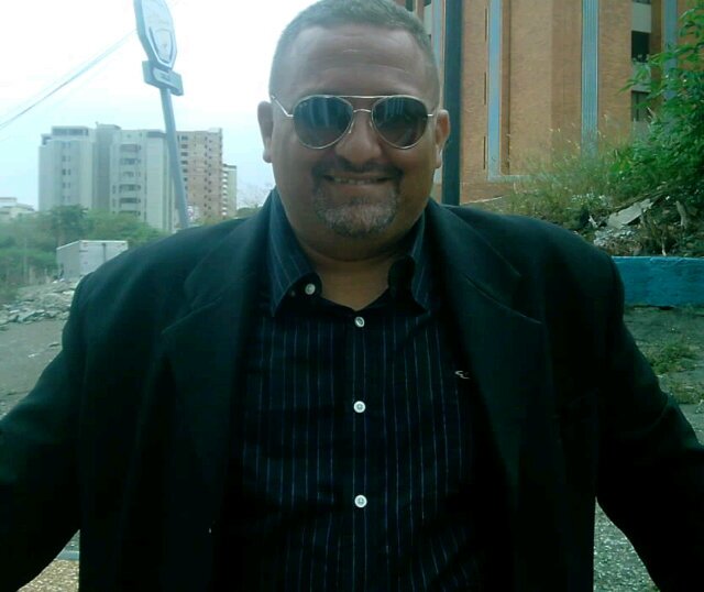 RafaelSacvez's profile picture. Revolucionario, Socialista y Chavista. Soltero, Amnostico, Maracucho pero ante todo Venezolano y patriota...