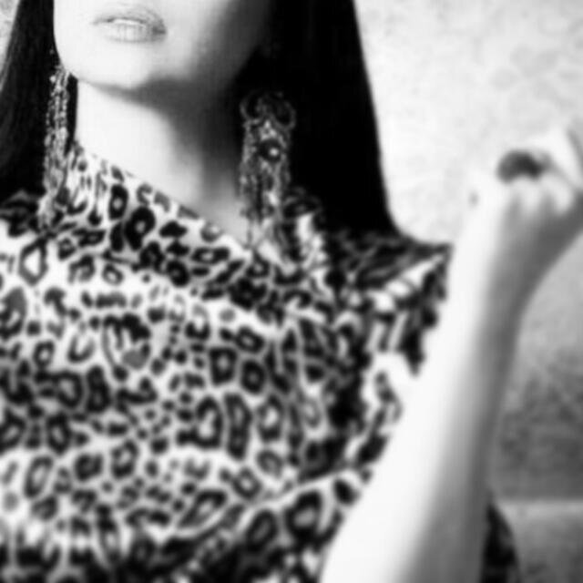 من صد ؛.أفخر في صدوده وأكابر ماني مثل بعض المخاليق عله؛.... مؤمنه بان الحياه تحتـرم من يستهين بها....! سواليف خاص ممنوع احتراما لشخصي