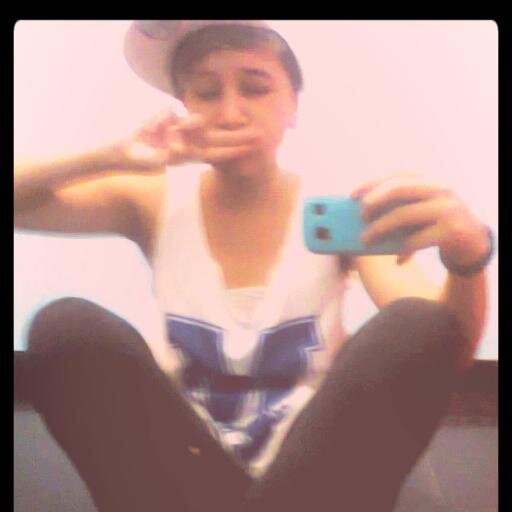Hi .. I'm tomboy .. love the HipHop and photography! 
Have a nice day! *. *