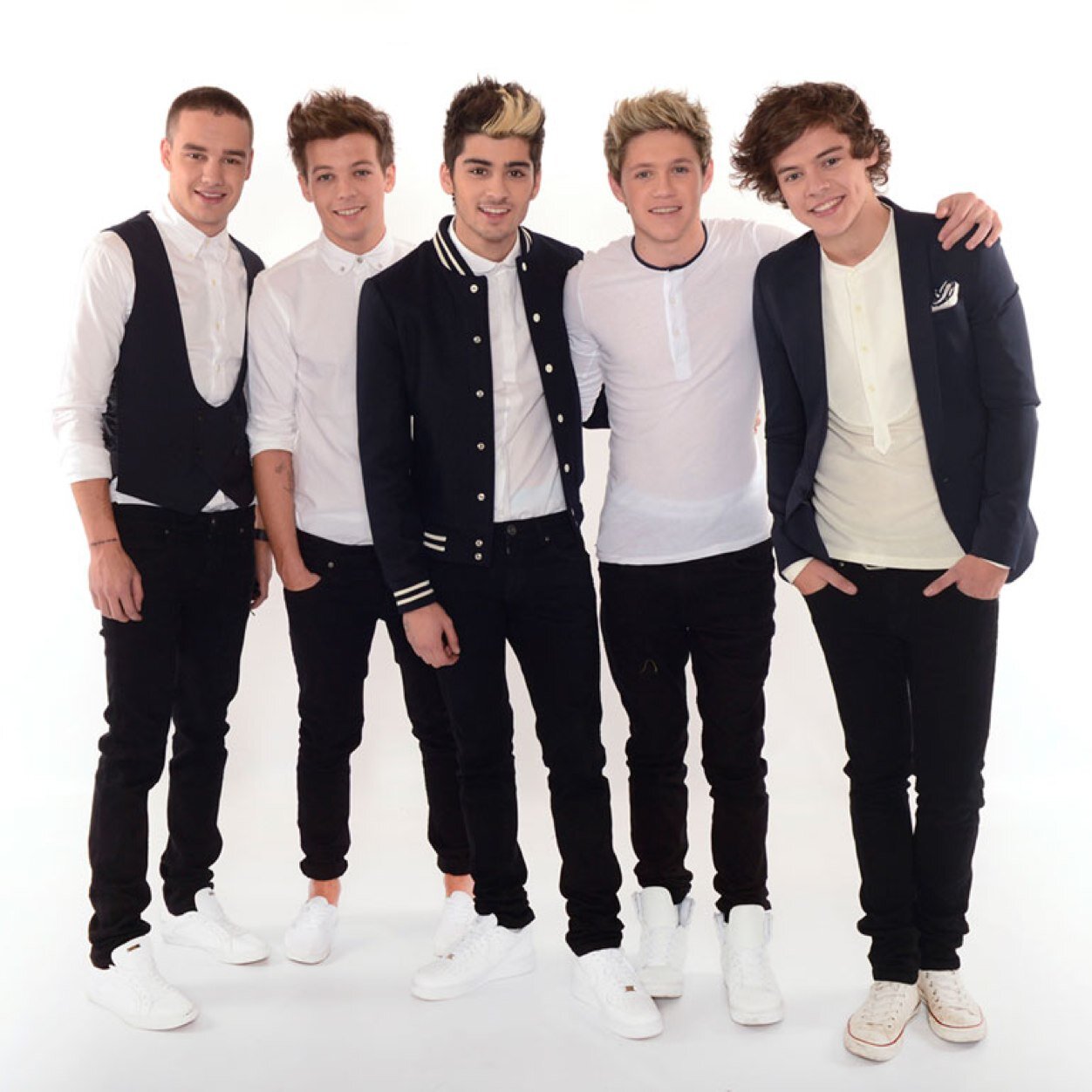 Im a sad person but that doesnt change me @Louis_Tomlinson @zaynmalik @real_liam_Payne @niallofficial @Harry_Styles @onedirection and so on follow me please