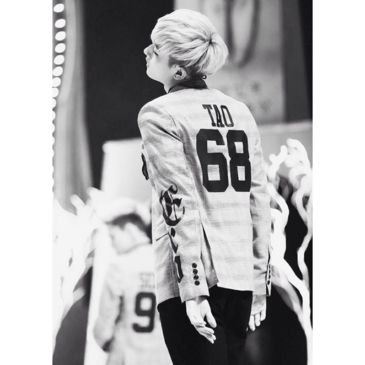 The Lads and The Hyungs aka One Direction and EXO. 사랑해~! ♡