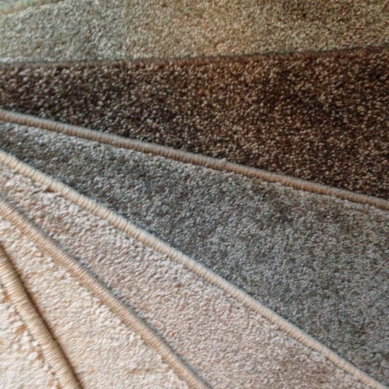 PJ carpets ltd is a family run flooring company based in chafford hundred essex. We supply carpet,vinyl,laminate flooring. We have a full fitting service.