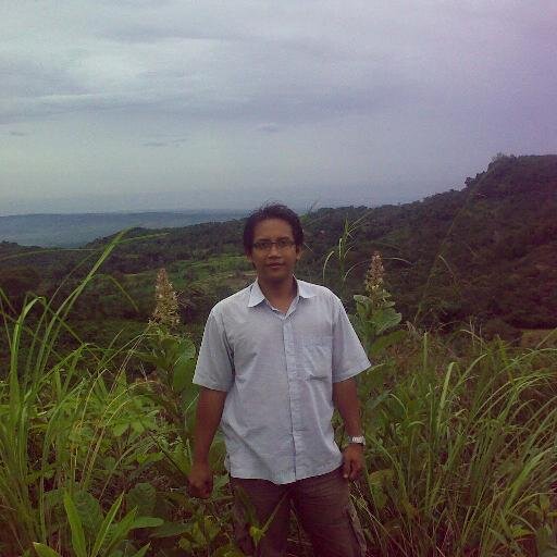 Entrepreneur, essential and aromatic oil specialist, chemical engineer from ITB, and adventurer