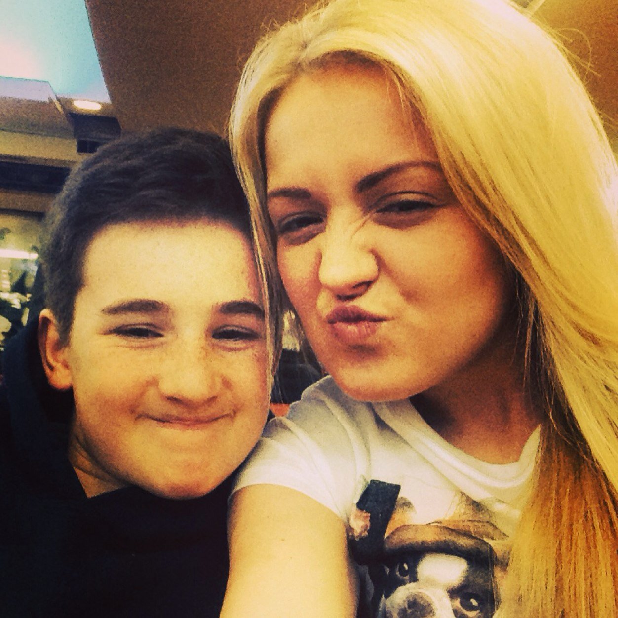 MollieGuinevan's profile picture. Ana butterfield is my bestest friend in the whole wide world ❤️