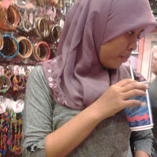 PoetriTiiisha's profile picture. The person who can bring the spirit of laughter around you ƪ(♥•*⌣*•♥)ʃ