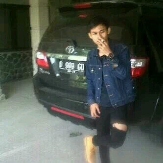 Hadapi dengan kekuatan senyuman