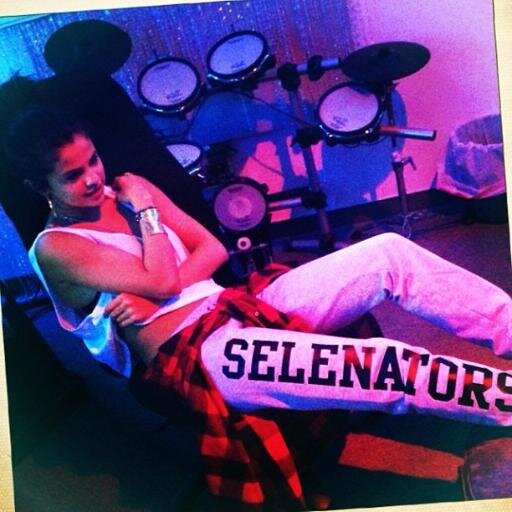 Twitter de la page facebook : Selena Gomez ? My Life et compte source sur la talentueuse et Magnifique Selena / Admins #MissGomez #Selala #Oréo