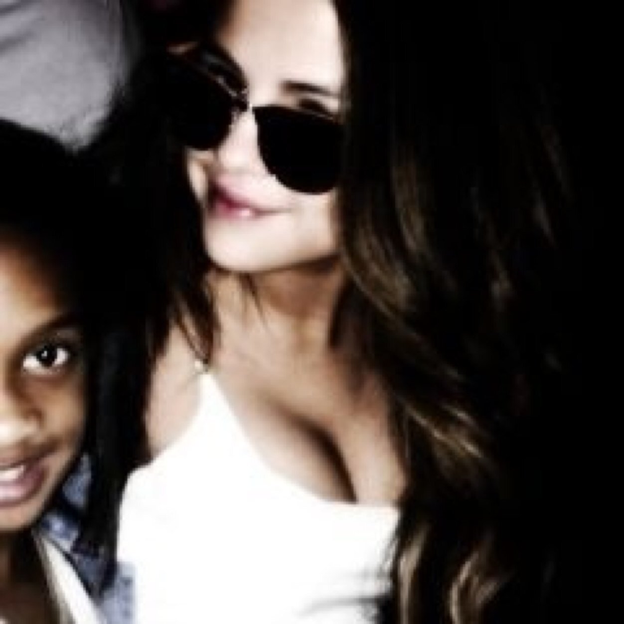 Selena Gomez || 16 || Shadowhunter || Beau || T'amo come si amano certe cose oscure.
