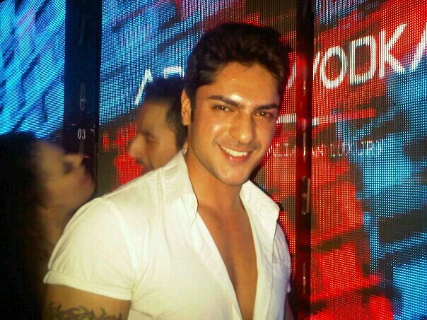 FC Account created for dashing hunk ashish currently seen in Saras. Account made on 16-02-14!