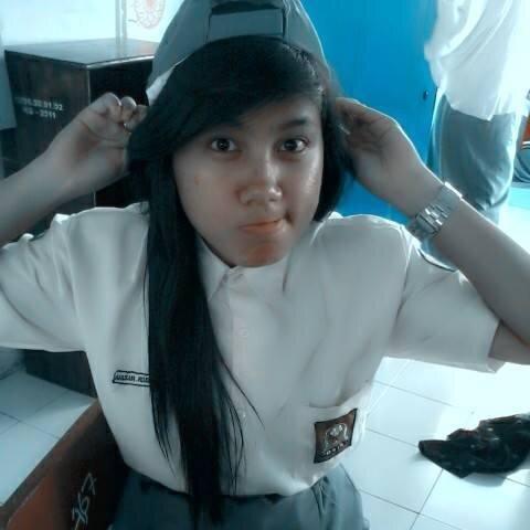 Single ituuu enak segalanya jadi engga ada yang ngelarang lagiii yeyeye!♥\=D/