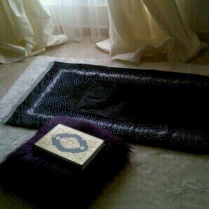 ‏‏ﻻ أريد تكوين أي عﻻقه عابره ﻻ ترضي خالقي . . بل أريد شريكا يكمل نصف ديني
