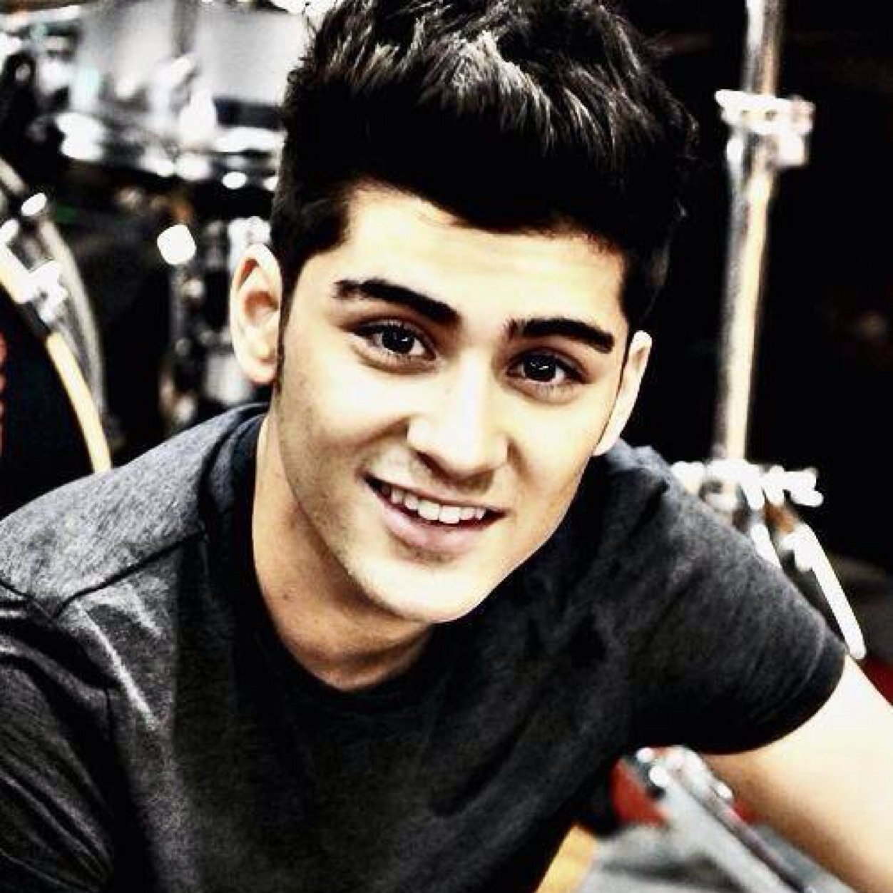 One direction take me home and we can stay up all night and make midnight memories I love zayn malik and bradley simpson❤️