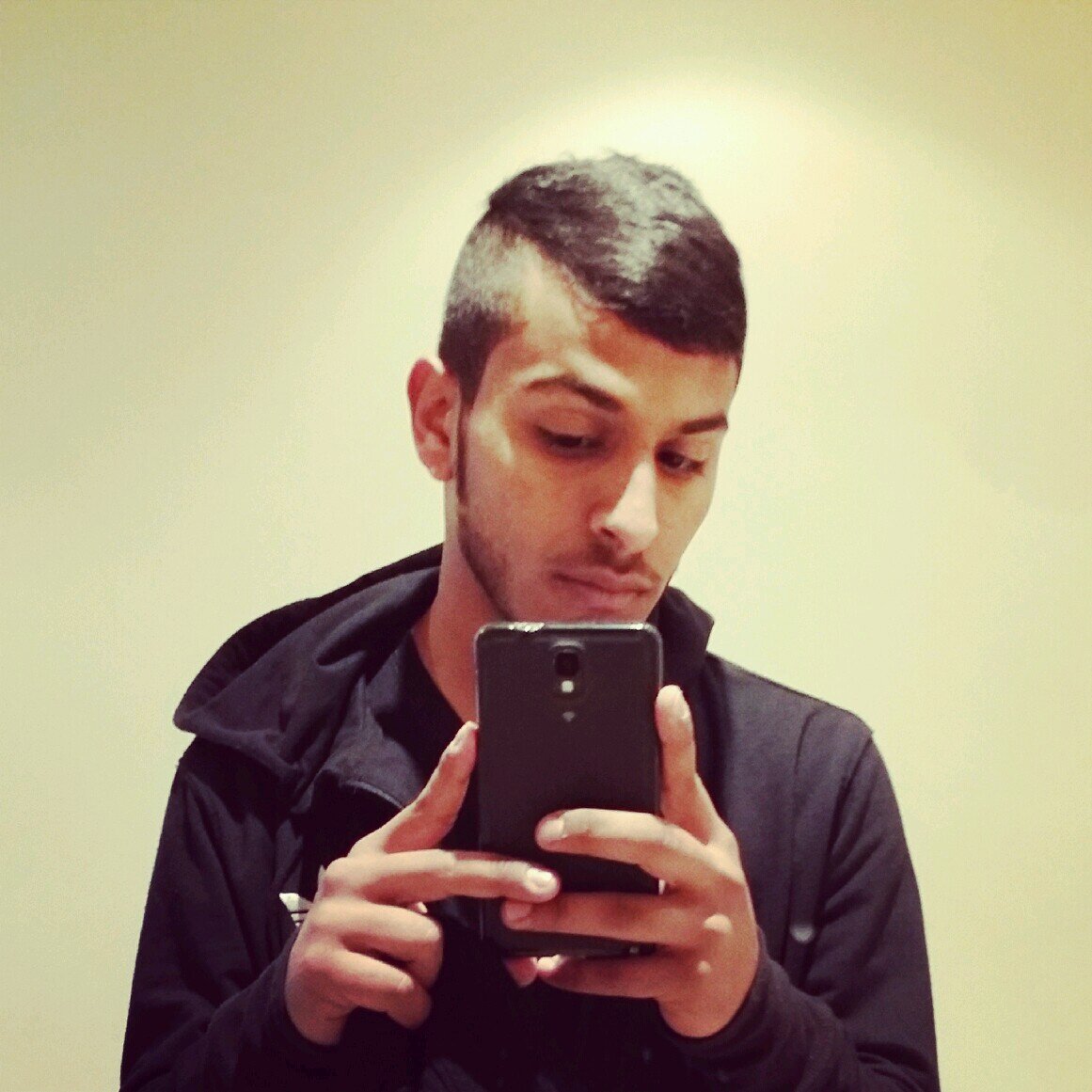 ‏هذا احنه يا حياتي .. نتبدي درب جديد
اوعدك حتى وفاتي ما اتركك لحظه وحيد
معاك اشعر بذاتي والرضى فيني يزيد
ما اخاف وما احاتي والحزن عني بعيد .