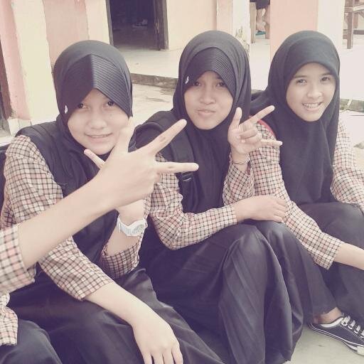 Owi♥♥ | SBC♥ | RADEVIL♥ | Cosenthree♥ | EmakBapakAdek♥ | Bella, Lala, Sinta,Rivandi, Ardhi, Sandi, Sendy♥ ({}) | Dang;;)