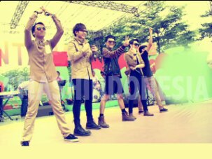 frontalSB's profile picture. Fanbase terFrontal. Always support @SMASHIndonesia, Rangga, Reza, Rafael, Dicky, Ilham, Bisma. Morgan(?) Maybe hahaha XP #MinCHA And #MinShell