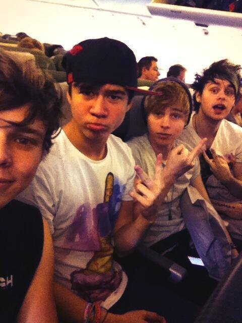 5SOSFAM