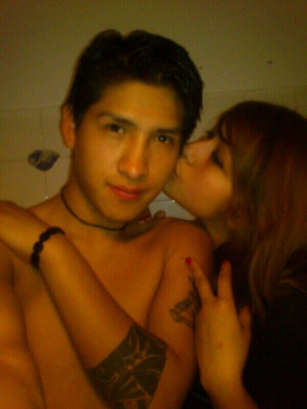 la_pukiita95's profile picture. Si no te has dado cuenta mis ojos brillan cuando miran los tuyos y la lengua se me traba cuando quiero decirte algo, eso me pasa porque estoy en enamorado de ti