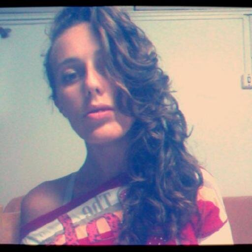Biografia?
Nαo importα o quє єu diigα, vocє irα vαlorizαr pєlo quє vê, julgαr pєlo quє ouviu e opinαr pєlo quє conhєcєu