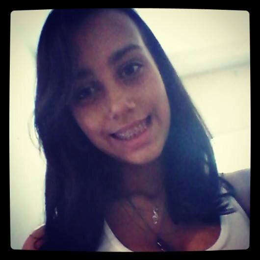 Deixe o seu sorriso mudar o mundo, mas nunca deixe o mundo mudar o seu sorriso. :3