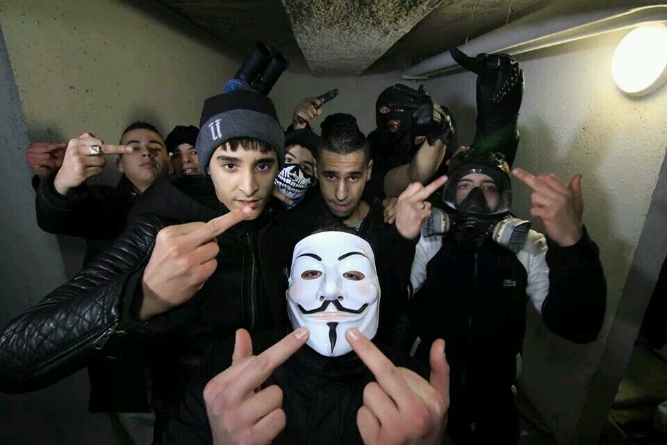 Compte qui RT les tweets avec des punchlines et qui poste des tweets sur le RAP Français

FOLLOW ME pour plus de Punchlines