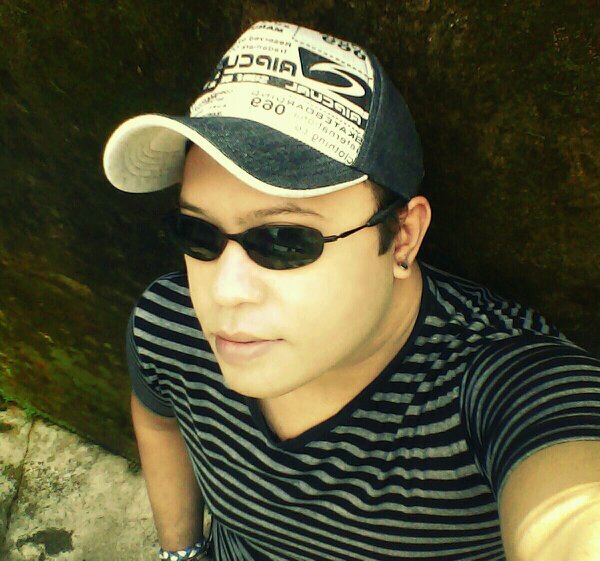 BlackIDOfficial's profile picture. ∴Simple※Humble※Gentle∴   «•♥•I am not perfect but I am unique•♥•»   love cooking,music and photography