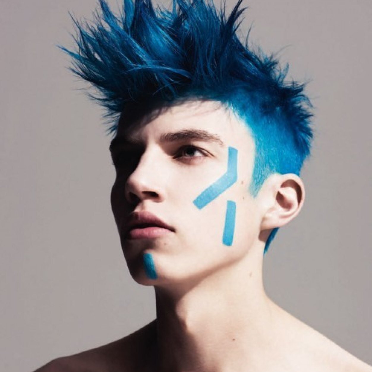 My name is Matt London, I'm a Warlock who is rather vain, I'm not one for commitment. /Single/Bi/RP/