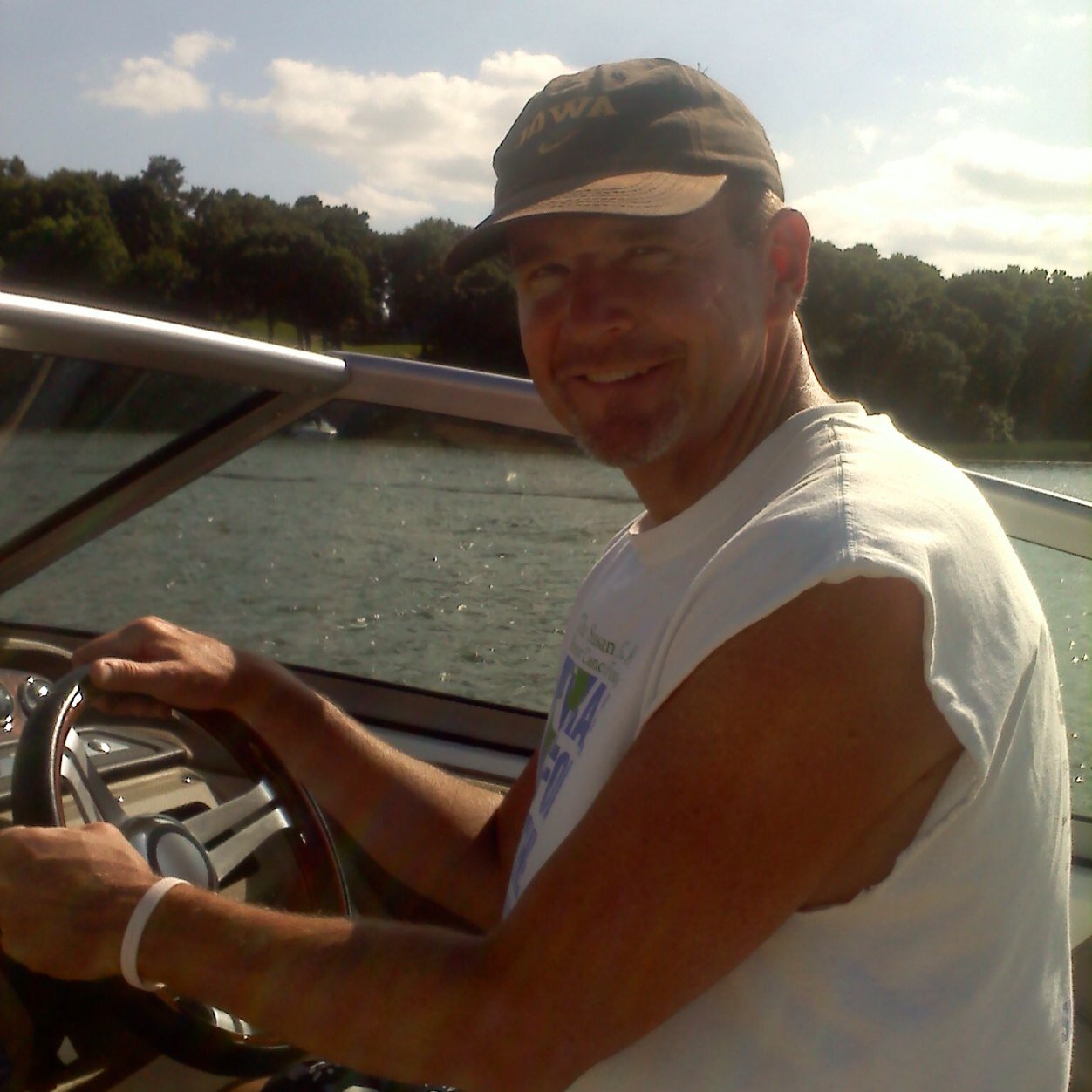 Father of 2 20-something boys, avid wake surfer, crappy golfer, Univ. of Iowa grad/fan, home renovator, Catamaran Captain by day.