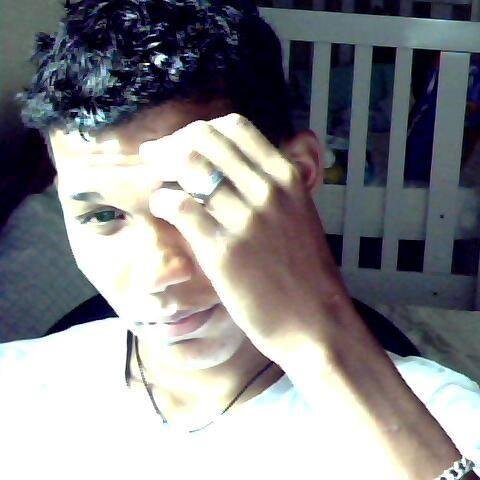 aee qer saber que sou eu  aperta logo o botão e me segue...se vc gostar continua seguindo se não aii vc já sabe néh