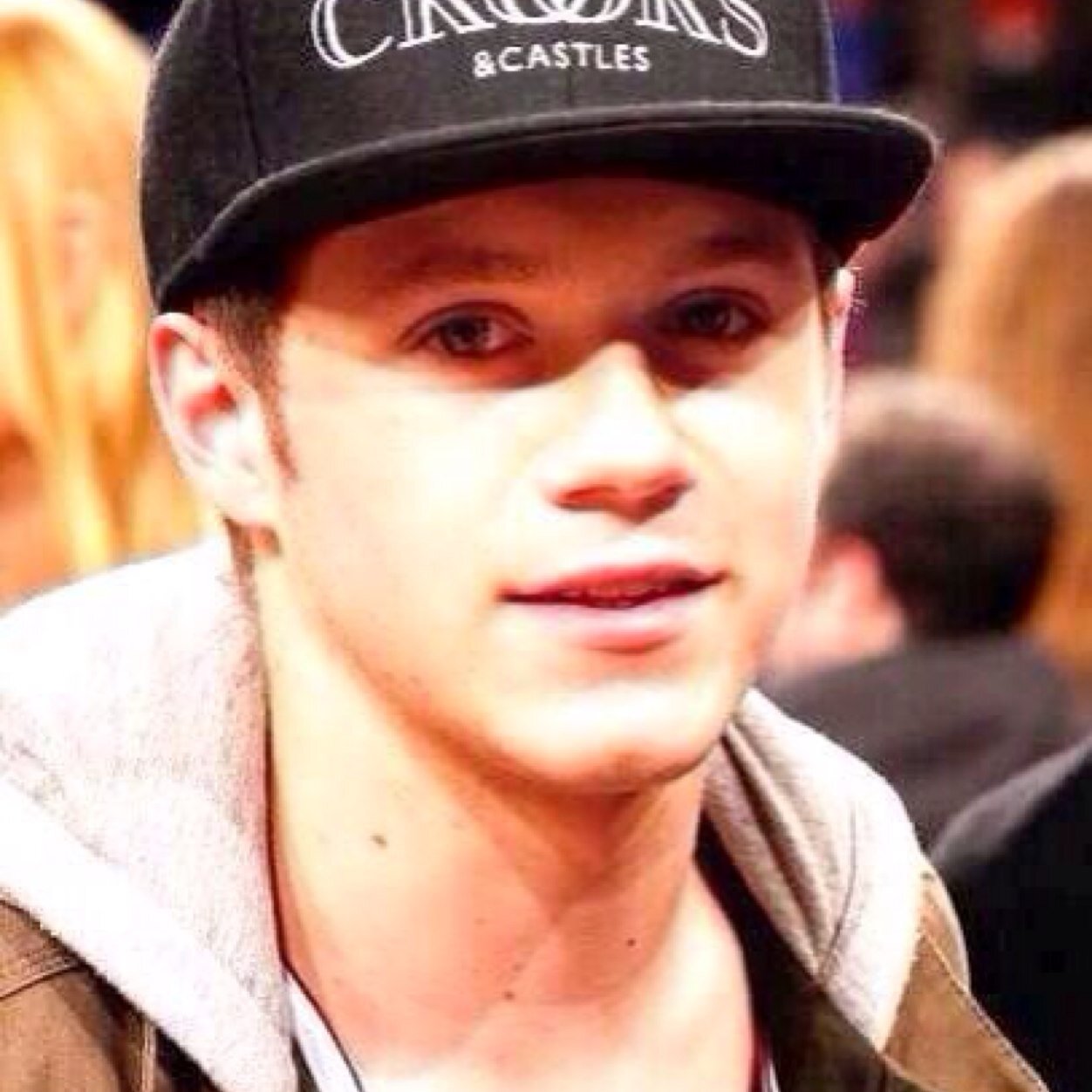 if you smiled follow @captivationiall