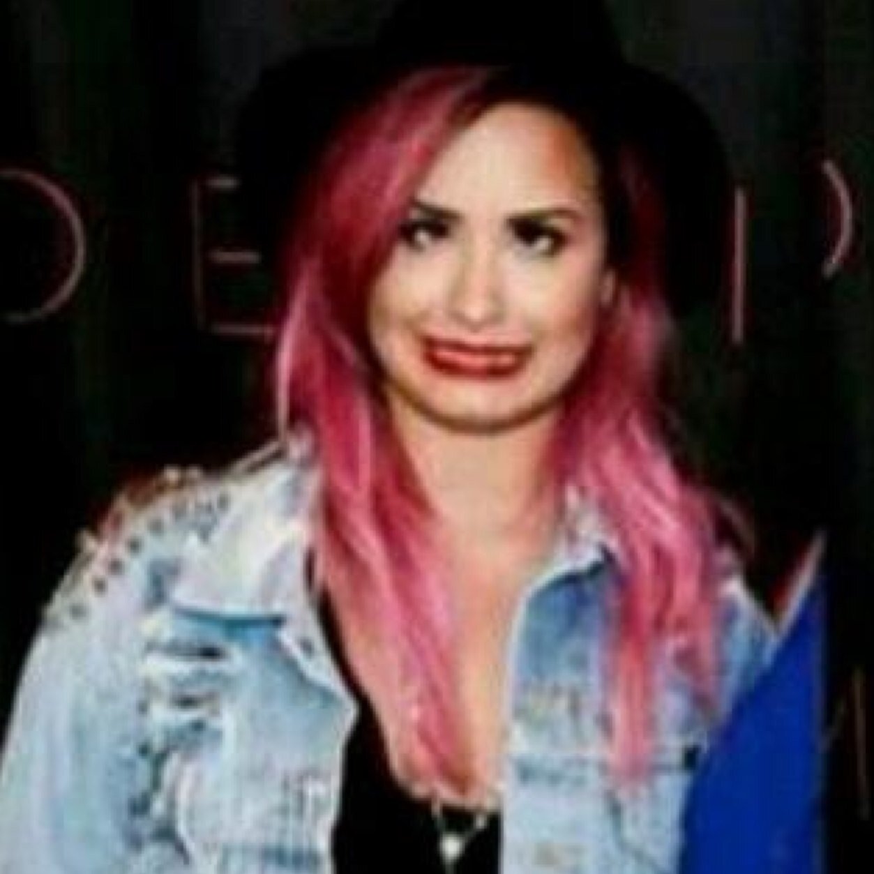 TE DEI UM FOLLOW GRATIS ENTAO VC PODERIA RETREBUIR SEGUINDO @stylsuckz ELA SDV É SO PEDIR