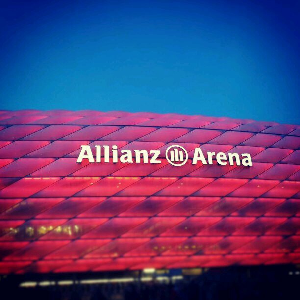 Hier bekommt hier alle Ergebnisse, News & Gerüchte.. 24 h am Tag! Und natürlich alle Ergebnisse und News aus der Bundesliga, DFB Pokal, Champions League etc.