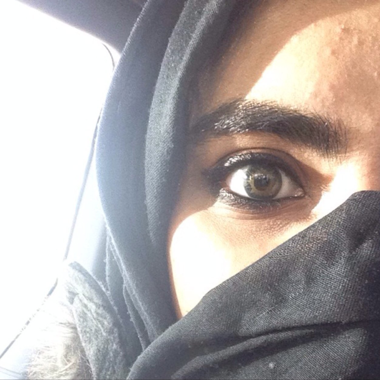 16...paki...in college...head in the clouds...Muslim...Tryna make it in this world just like anyone else inshallah... Smile... Peace... Allah loves us :D