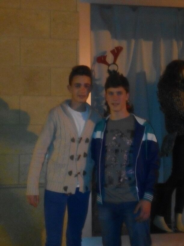 Nasido en 1999, cofrade betico, y me gusta el futbo