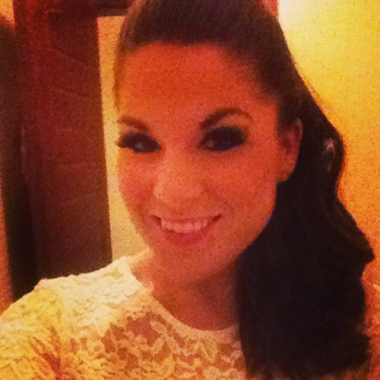 Crhodesxx's profile picture. Solo Female Vocalist 
available for all Events 
weddings 
birthdays 
children's parties 
pubs and bars 
themed Nights