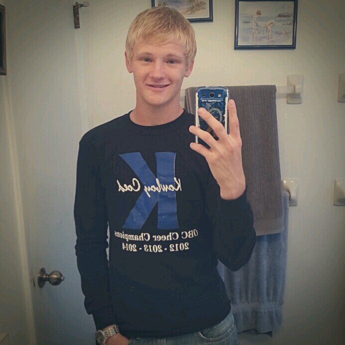 I'm 17 and I'm really active. I love parkour, freerunning, singing, and dancing. Hit me up y'all! Semper Fidelis! Colorado Bound