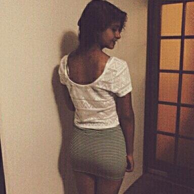 Amo la música ,la comida ,salir ,la ropa 3 etc .soy de esas personas que te sacan  una sonrisa en tus peores momentos *-* :3 (MUCHOAMORPARATODOS *W*)