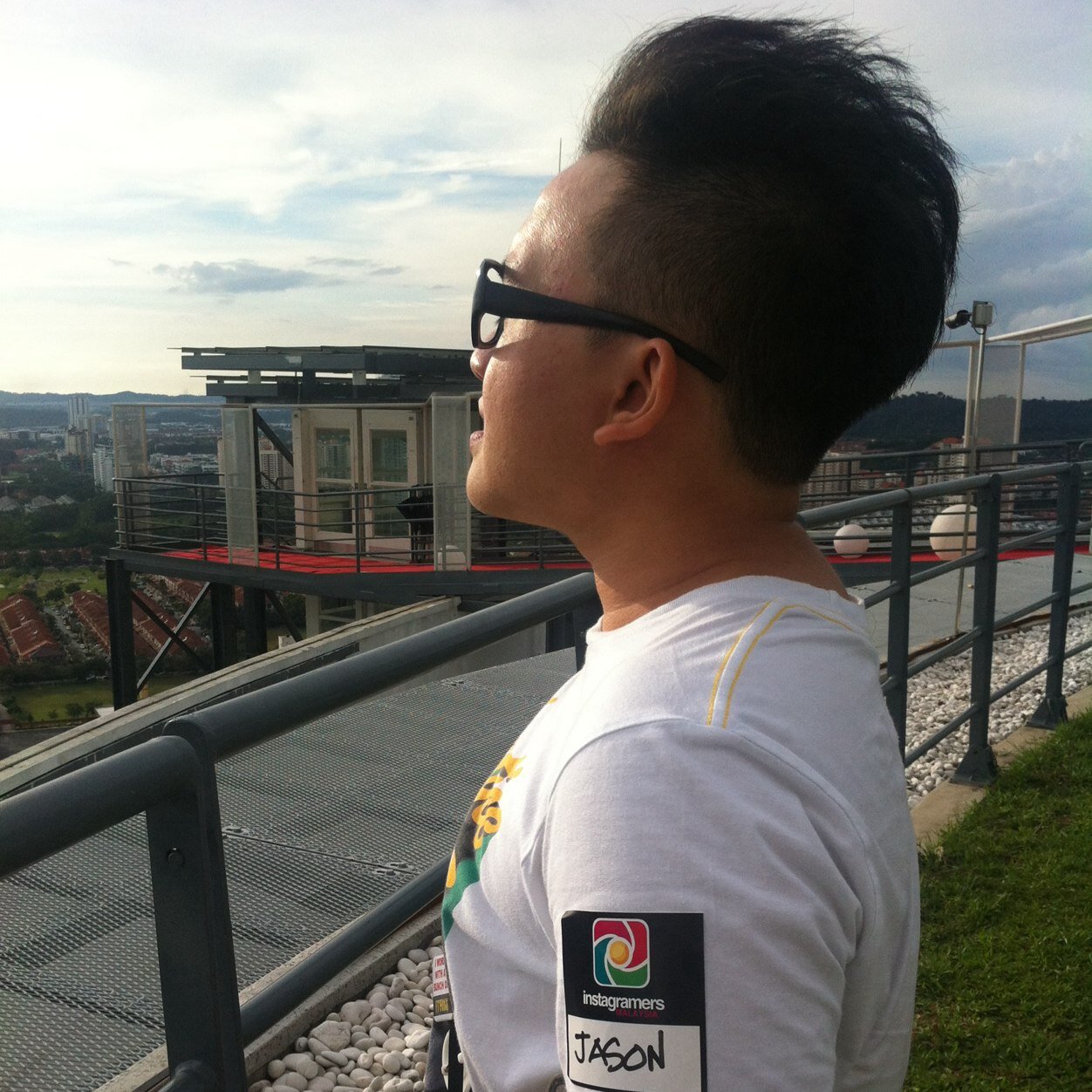 Jasonlimzs's profile picture. A guy with lots of thoughts going on his head, every second.