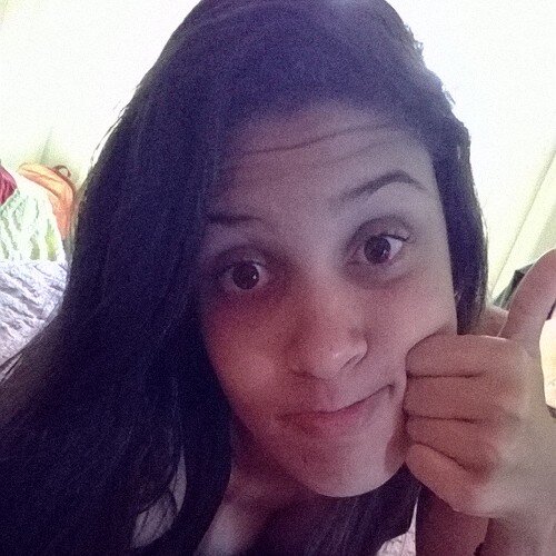 Sou aquela menina, que quanto mais você pensa que conhece, mais te surpeende...