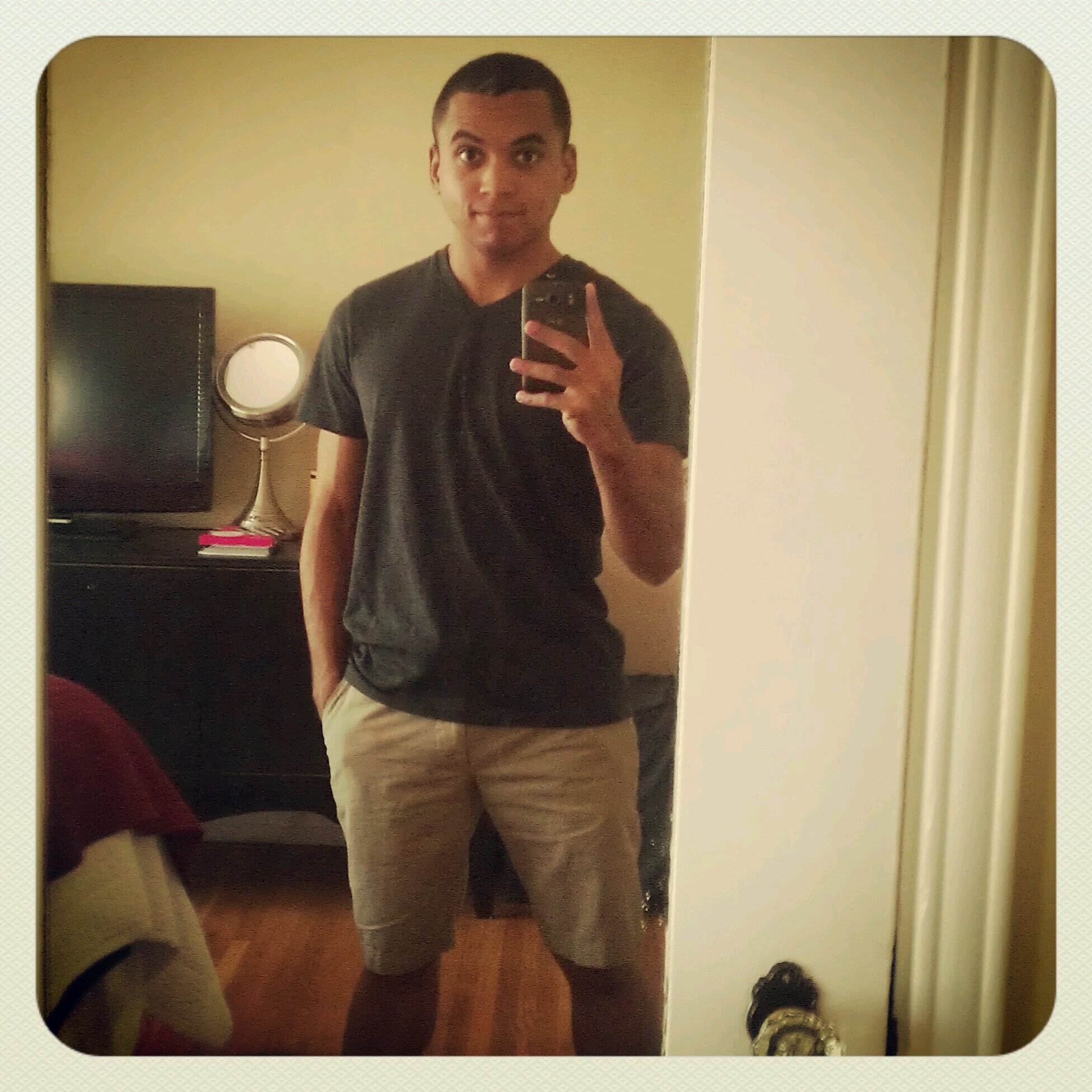 twofeet3993's profile picture. 