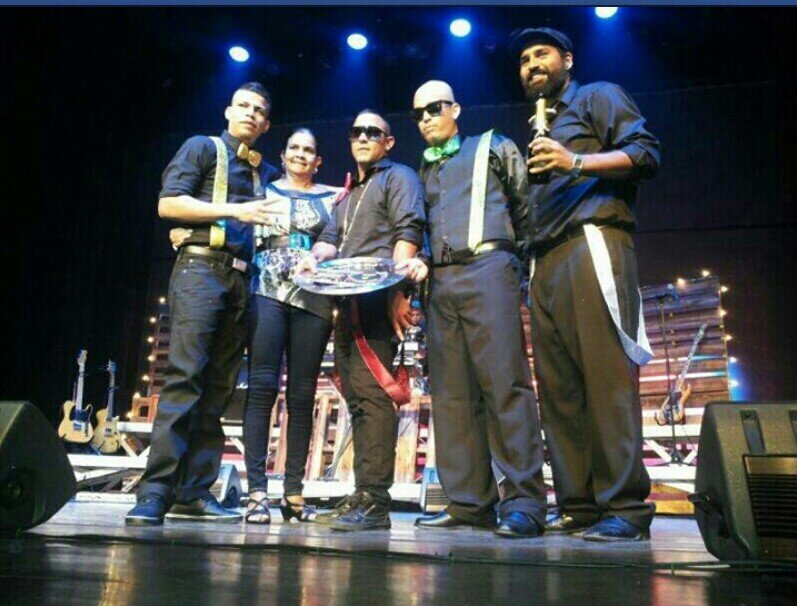 The Official Twitter Of Indirect Aruba!Group Contains of 4 Singers: Gem, Fay, Pillin, & Robby. Bringing Music To a Whole New Level!!