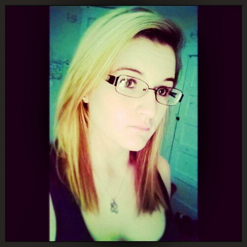 Well the names bri.. I love one direction. And Ima cool laid back kinda girl.. In tenth grade. Play softball love my besties