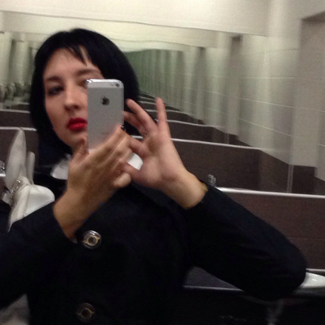 v39thJuliana's profile picture. 