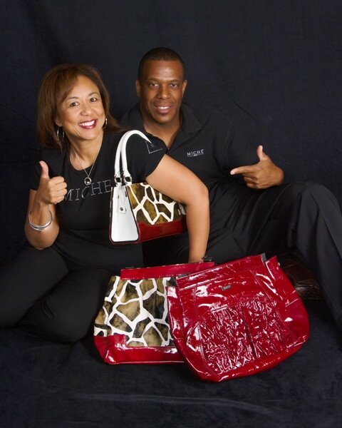 boardhandbagbiz's profile picture. We help busy women stay on trend and fashionable with interchangeable handbags and jewelry.  Avis&Barry Board (http://t.co/FaGhniMhen)
