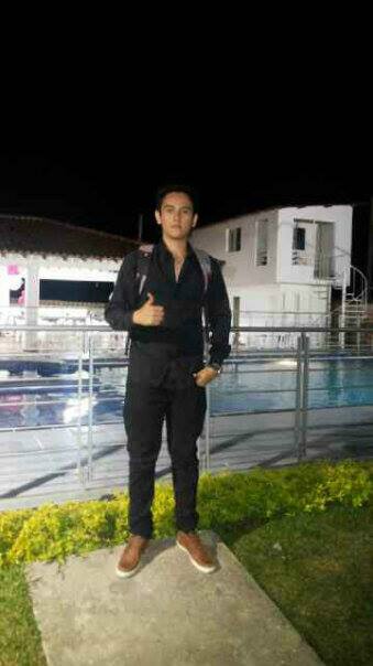Americano De La Cuna Hasta El Cajón, Llevo La Música En Mis Venas Pin: 2A7DDBE4   WhatsApp: 3102491782