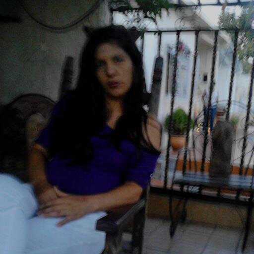 soy 100%chavista (psuv)soy soltera estudiante de formcion docente de la universidad bolivarian de venezuela y soy seguidora mi comandante de todos sus lineas