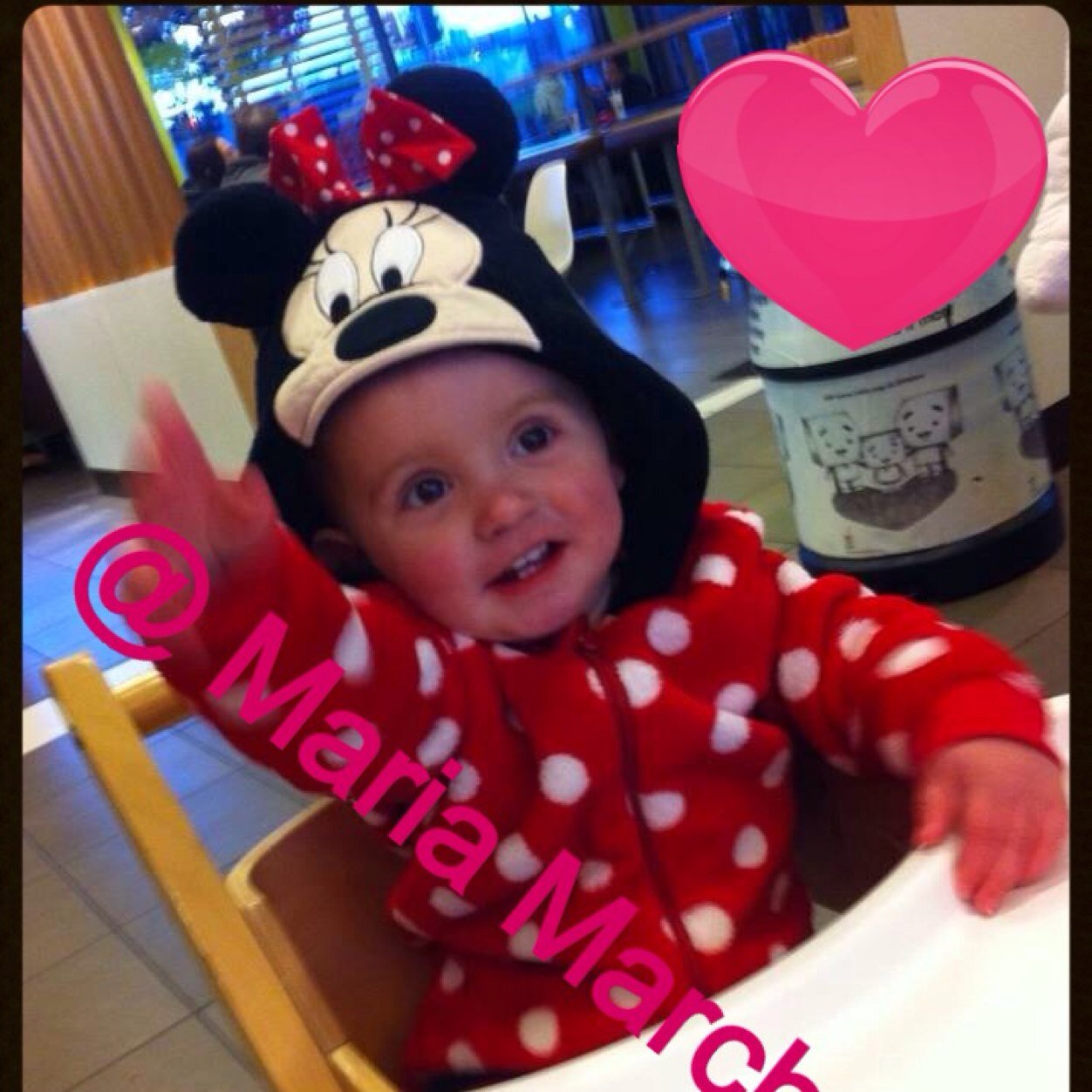 Singer songwriter , full time mummy.